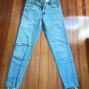Levi’s jeans size 28